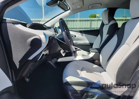 2019 Toyota Prius Prime z USA, uszkodzony, nr VIN JTDKARFP5K3112891